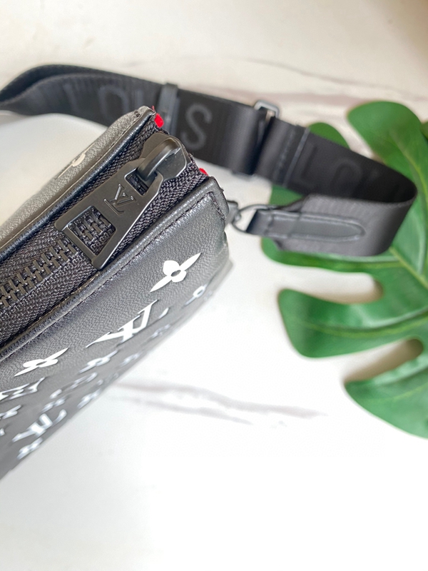 ルイヴィトンバッグ角部分ディテール